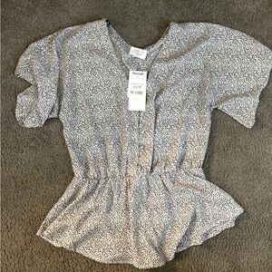 Cute blouse size M